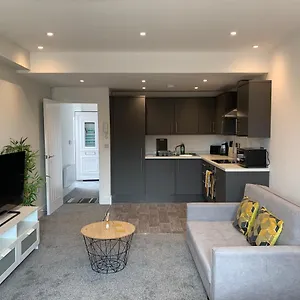 Cosy Studio Flat - Near City Centre Apartment Doncaster
